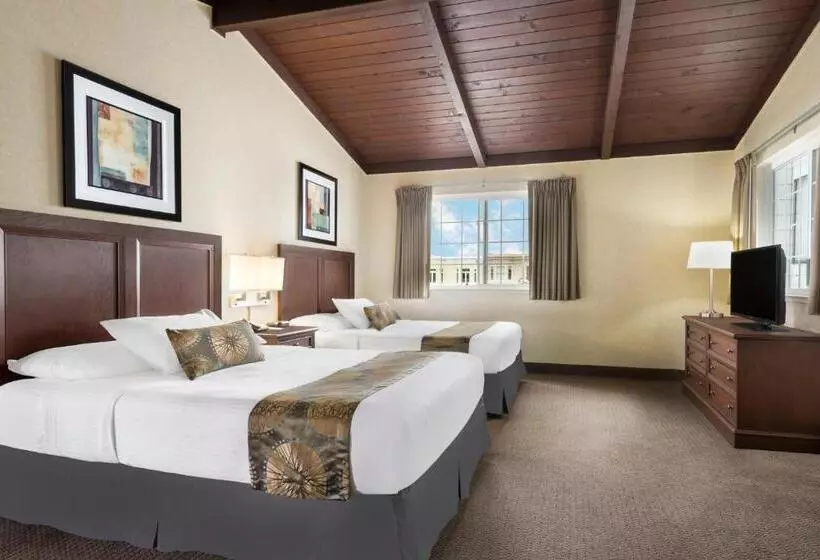 ２ダブルベッドのスタンダードルーム, Travelodge By Wyndham San Francisco Bay