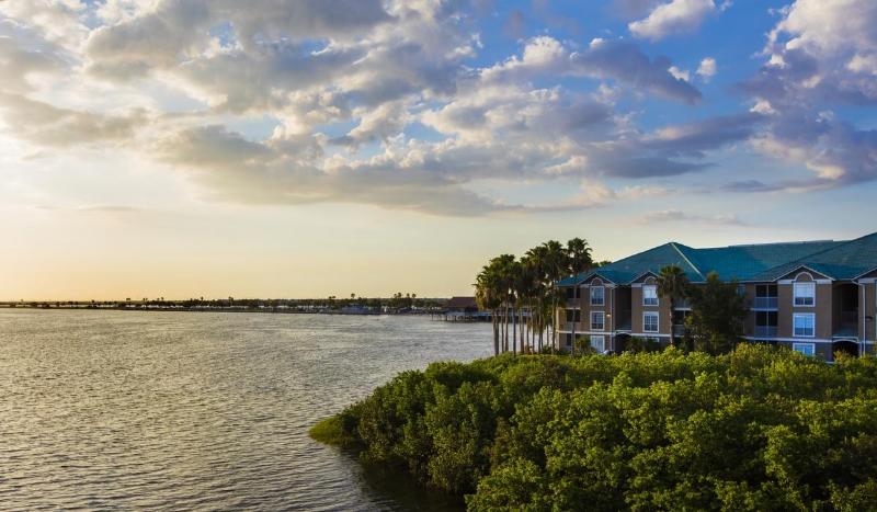 سوئیت 2 خوابه, Sailport Waterfront Suites