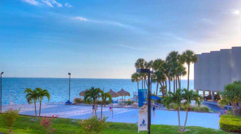 استودیوی لوکس, Sailport Waterfront Suites