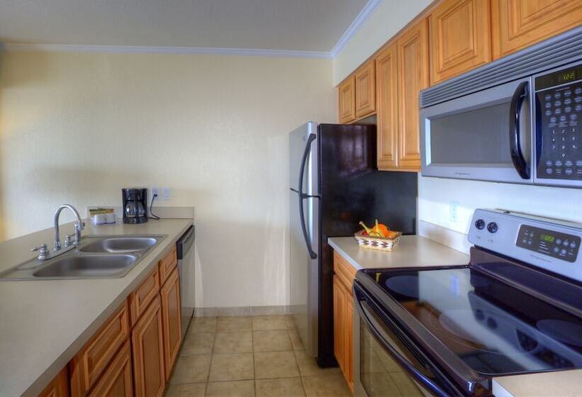 سوییت لوکس, Sailport Waterfront Suites