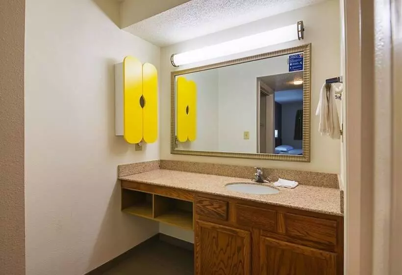 اتاق استاندارد با 2 تخت دوبل, Studio 6greensboro, Nc