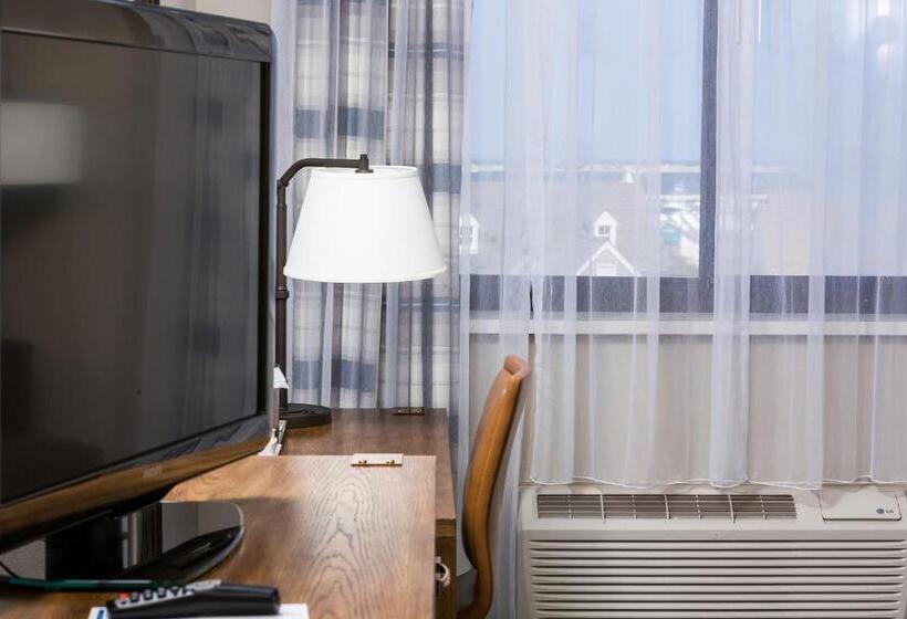 غرفه قياسيه سريرين مزدوجين, 1620 Plymouth Harbor