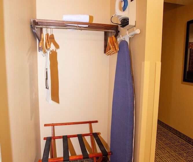 ２ダブルベッドのスタンダードルーム, Baymont By Wyndham Knoxville/cedar Bluff