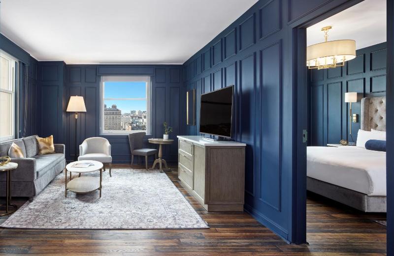 Suite Adapted for people with reduced mobility, Beacon Grand, A Union Square