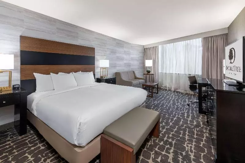 キングサイズベッドのスタンダードルーム, Doubletree By Hilton Denver Aurora