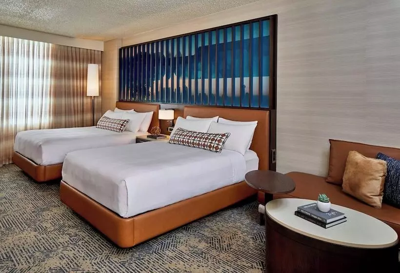 اتاق کلاب, Renaissance Dallas