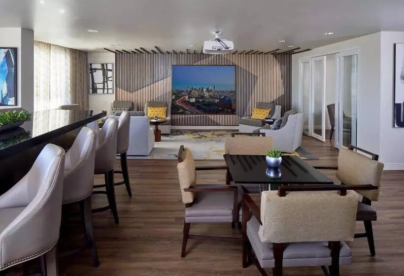 اتاق استاندارد, Renaissance Dallas