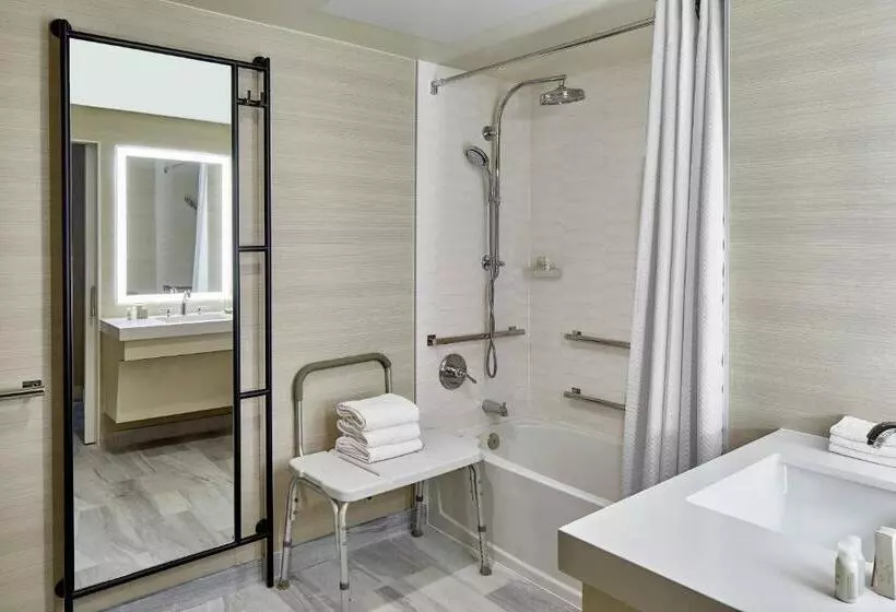 اتاق استاندارد برای معلولان, Renaissance Dallas