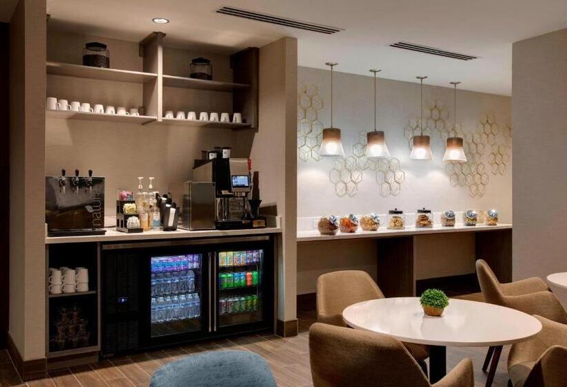 キングサイズベッドのスタンダードルーム, Winstonsalem Marriott