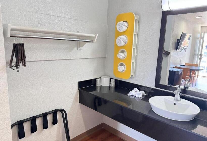 스탠다드 룸, Motel 6 Ontario Airport