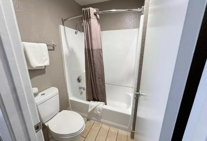 اتاق استاندارد چهار تخته, Motel 6 Ontario Airport