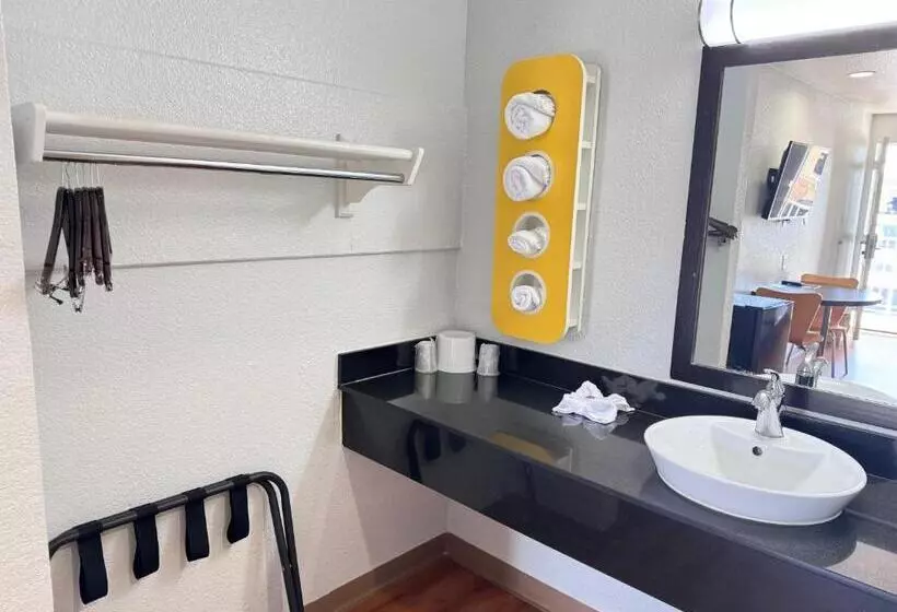 اتاق استاندارد چهار تخته, Motel 6 Ontario Airport