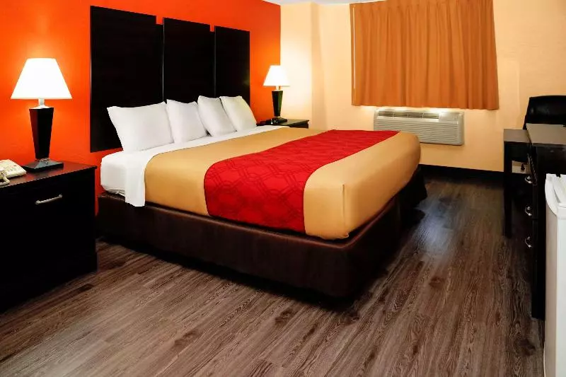 キングサイズベッドのスタンダードルーム, Econo Lodge