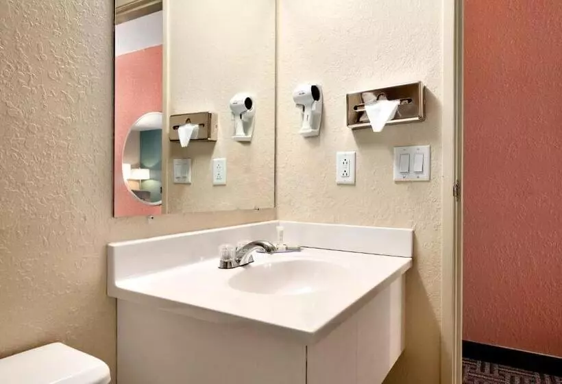 身障者適用スタンダードルーム, Rodeway Inn