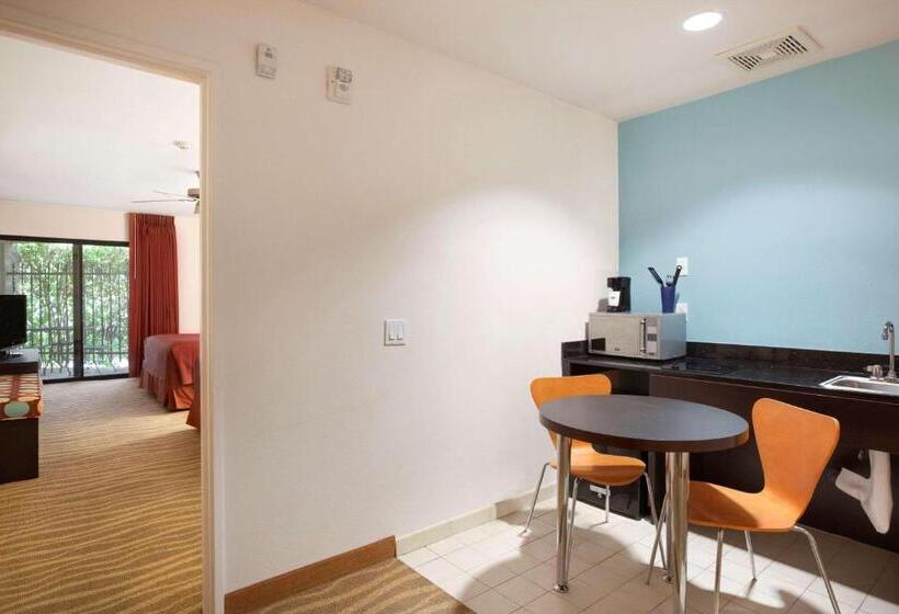 一楼标准间, Super 8 By Wyndham Indio