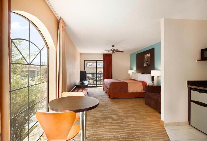 带大床的标准工作室, Super 8 By Wyndham Indio