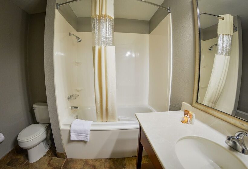 ダブルベッドスタンダードルーム, Tanglewood Resort, Ascend Hotel Collection