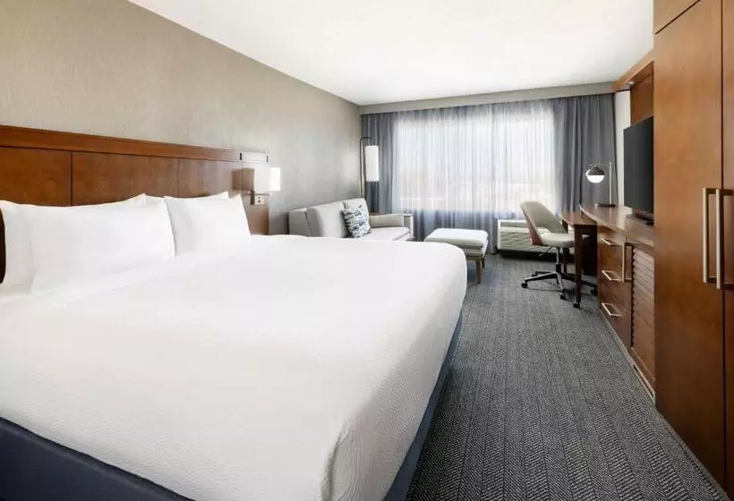 اتاق استاندارد با تخت بزرگ, Courtyard By Marriott Los Angeles Woodland Hills