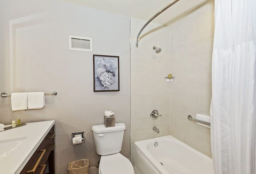 ジュニアスイート, Doubletree By Hilton Whittier Los Angeles