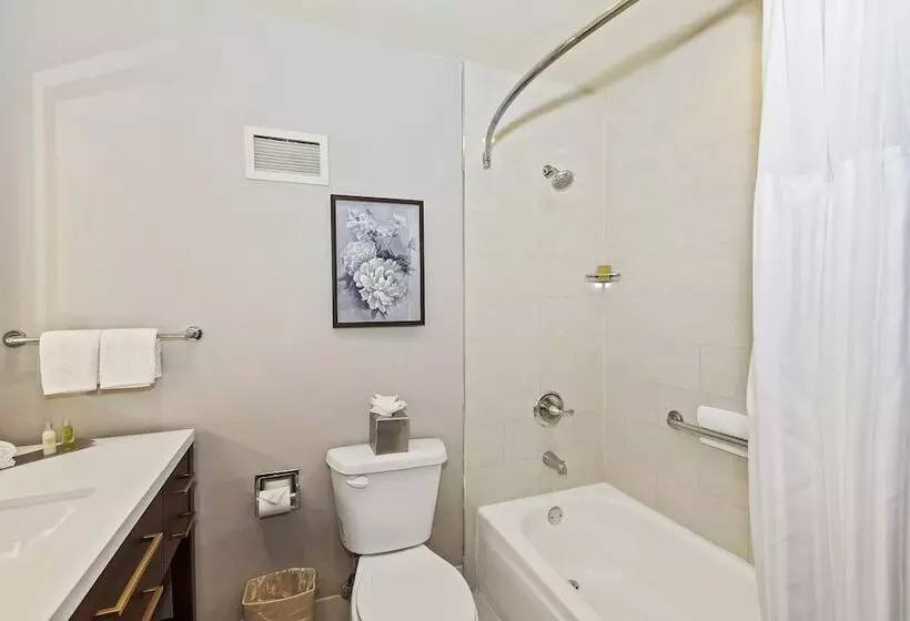 ジュニアスイート, Doubletree By Hilton Whittier Los Angeles
