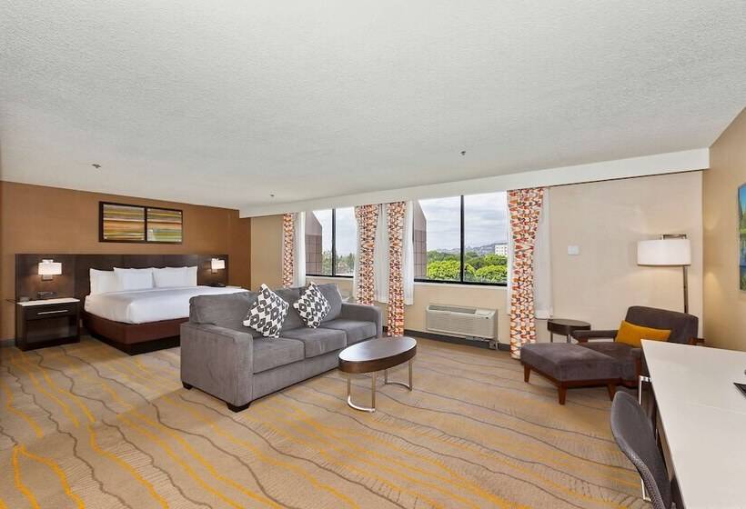주니어 스위트, Doubletree By Hilton Whittier Los Angeles