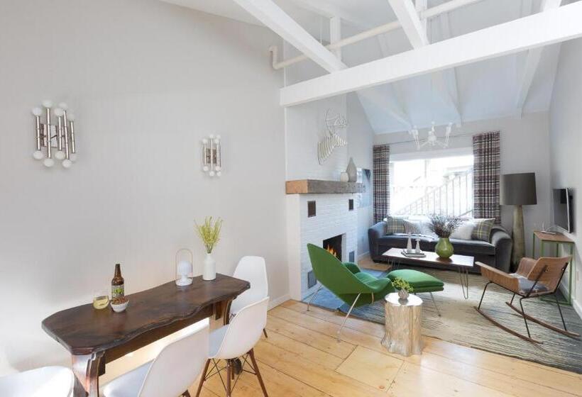 سوئیت 2 خوابه, Field Guide Lodge