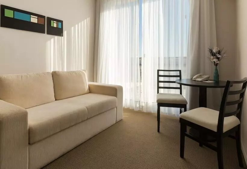 سوییت, Gran Hotel Brisas Del Hum