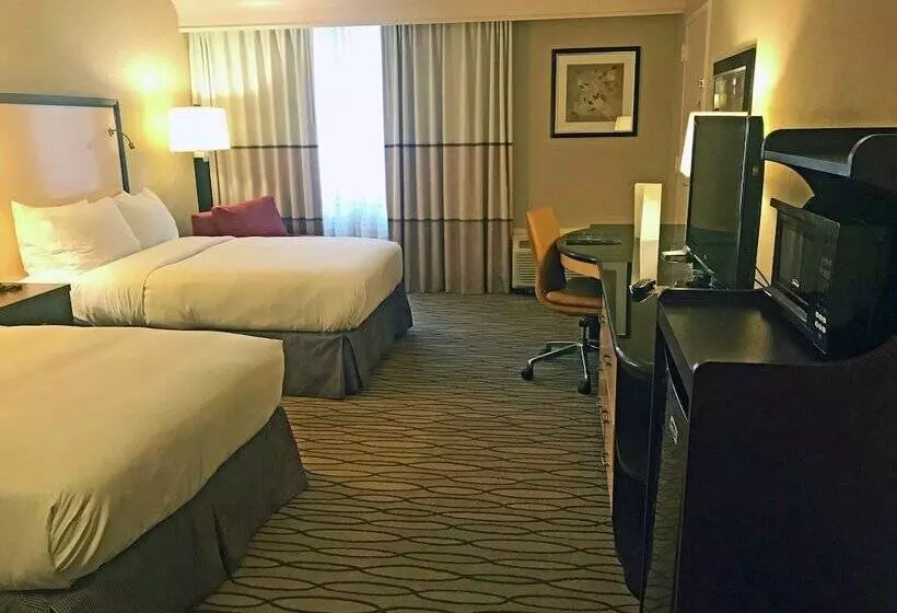 ２ダブルベッドのスタンダードルーム, Hilton Woodcliff Lake
