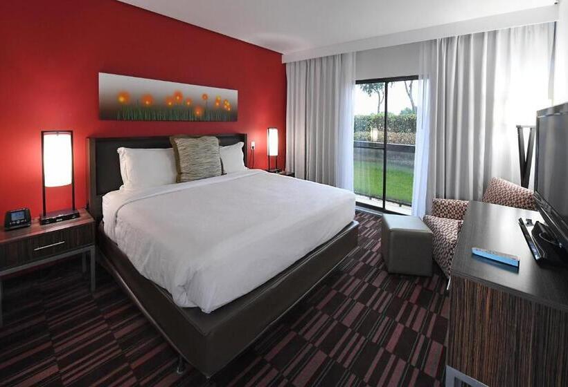 Номер Стандарт Кровать Кинг Адаптированный для Инвалидов, Holiday Inn Irving Las Colinas, An Ihg