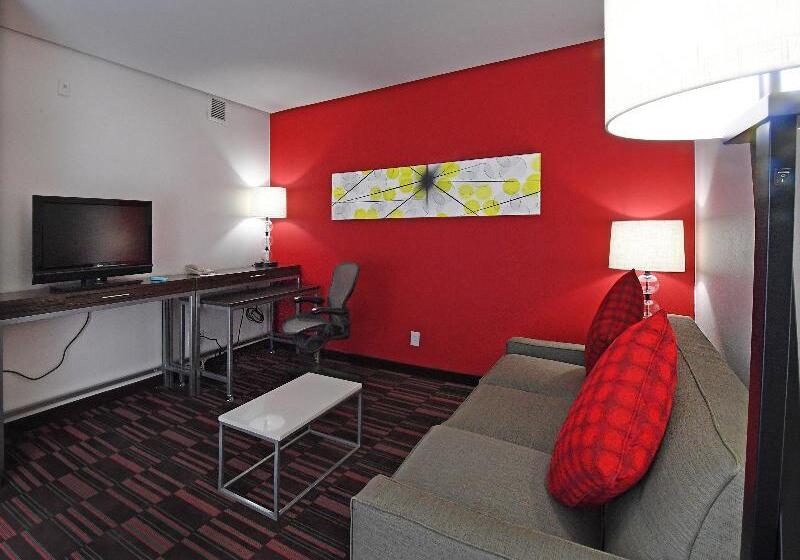Люкс Кровать Кинг, Holiday Inn Irving Las Colinas, An Ihg