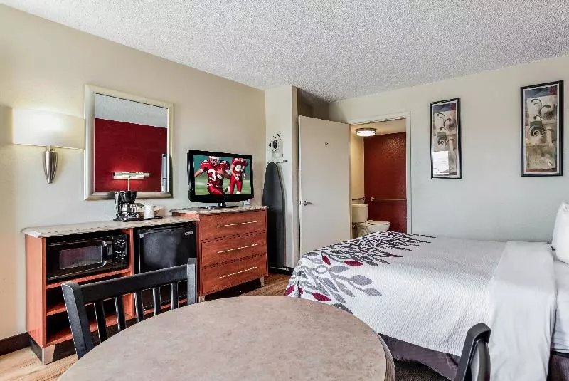 اتاق دلوکس مخصوص معلولین, Red Roof Inn Gallup