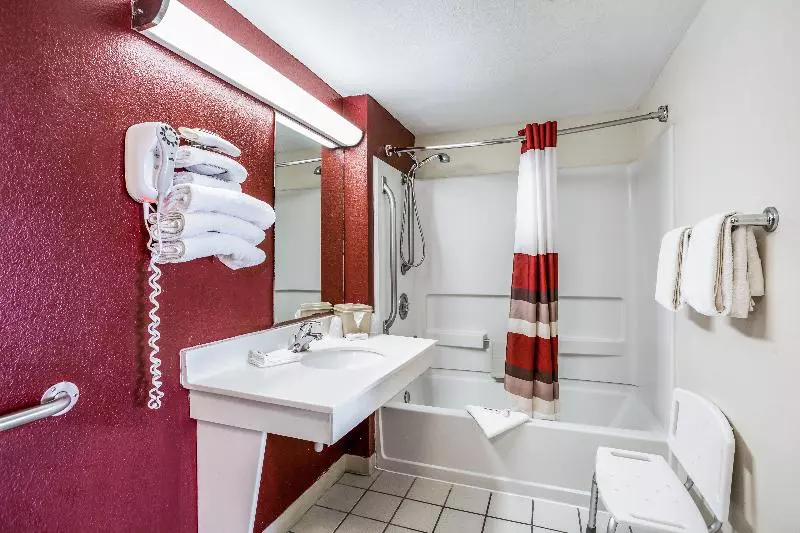 اتاق دلوکس مخصوص معلولین, Red Roof Inn Gallup