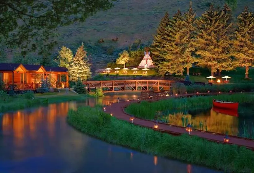 キャビン, Rustic Inn Creekside