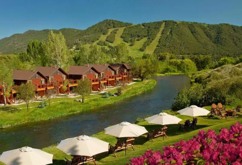 スーペリアールーム, Rustic Inn Creekside