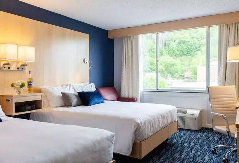 バルコニー付きスーペリアルーム, The Partridge Inn Augusta Curio Collection By Hilton