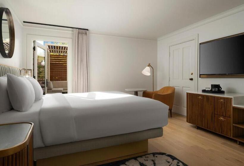 اتاق استاندارد با تخت بزرگ, The Union Station Nashville Yards, Autograph Collection