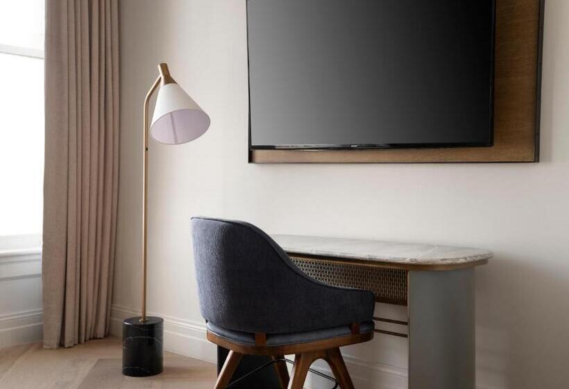 اتاق استاندارد با تخت بزرگ, The Union Station Nashville Yards, Autograph Collection