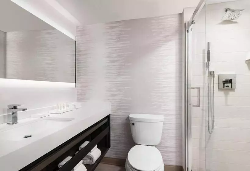 اتاق دلوکس مخصوص معلولین, Torrance Marriott Redondo Beach