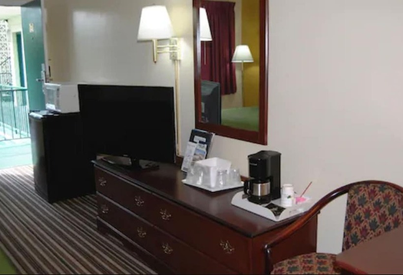 Номер Стандарт 2 Двуспальные Кровати, Travelodge By Wyndham Chambersburg