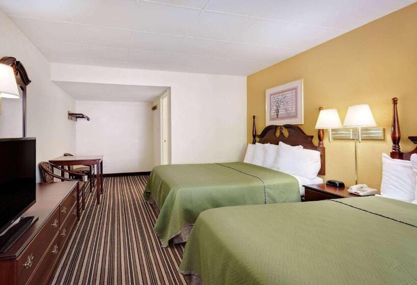 غرفه قياسيه سريرين مزدوجين, Travelodge By Wyndham Chambersburg