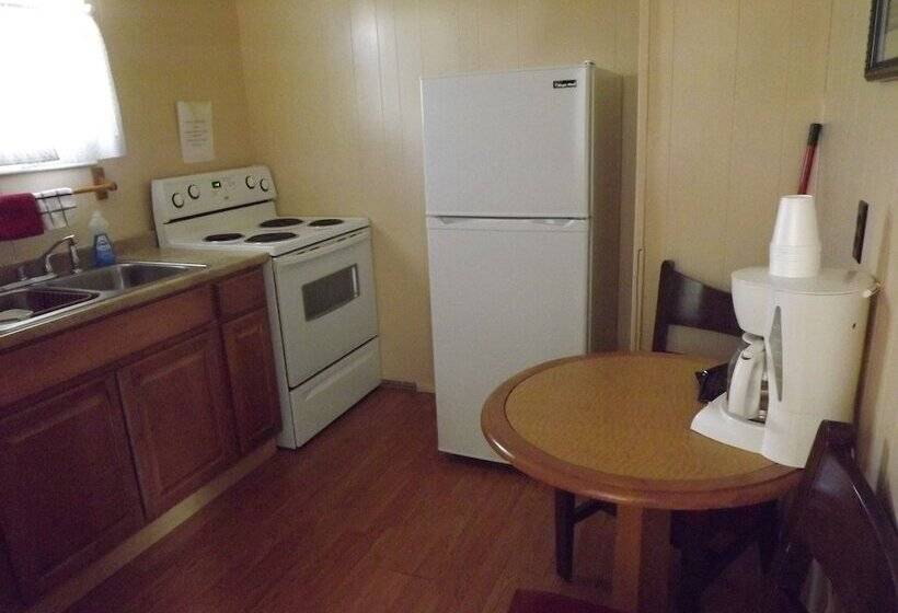 غرفة قياسية سرير ملكى, Z Bar Motel