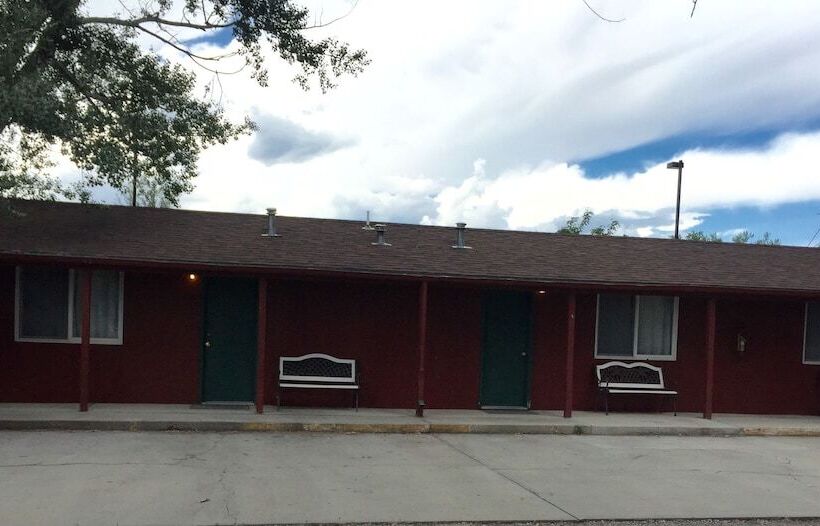 غرفة قياسية, Z Bar Motel