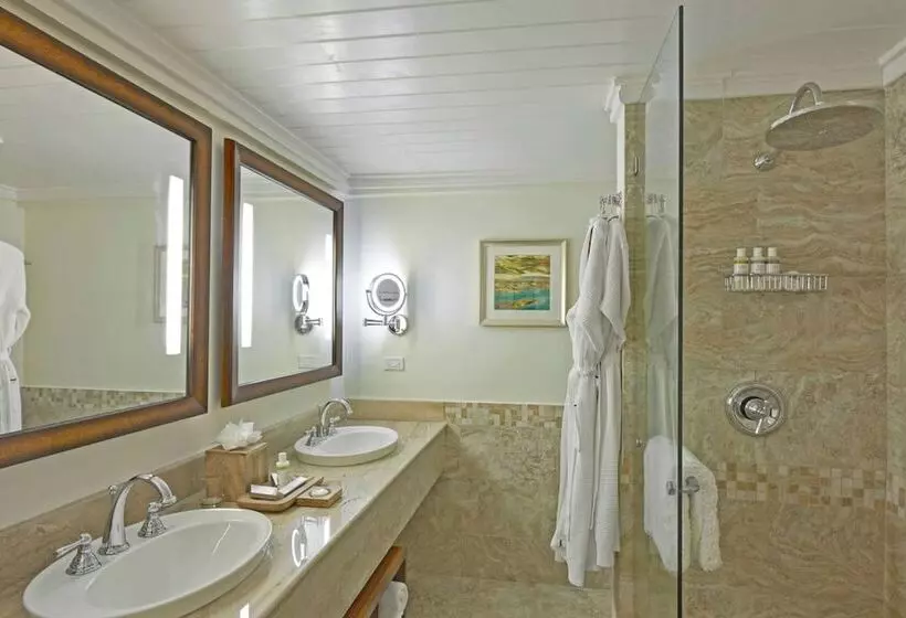 اتاق لوکس با چشمانداز استخر, Colony Club By Elegant Hotels