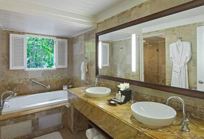 سوییت با چشمانداز دریا, Colony Club By Elegant Hotels