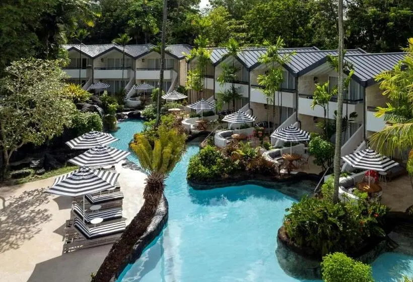 اتاق لوکس با چشم‌انداز استخر, Colony Club By Elegant Hotels