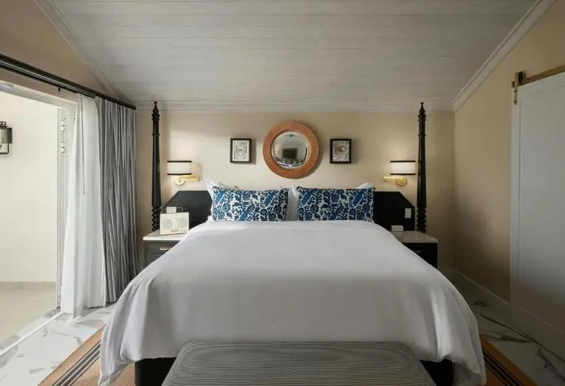 اتاق لوکس با چشم‌انداز دریا, Colony Club By Elegant Hotels