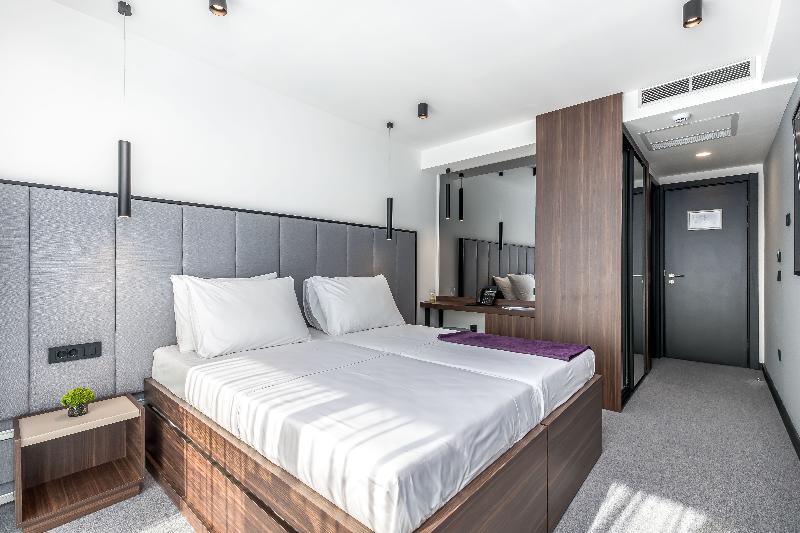 标准间, Ad Turres