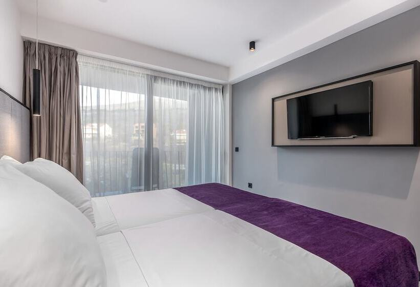 标准间带阳台, Ad Turres