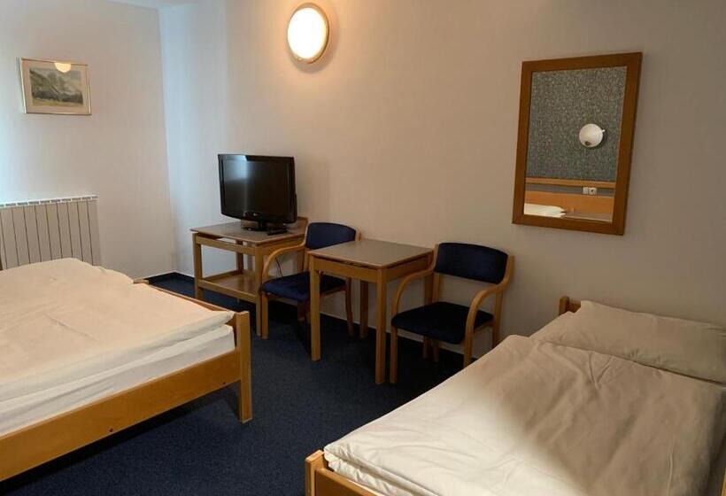 اتاق استاندارد سه نفره, Alp