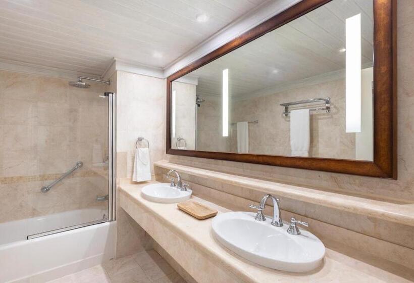 سوییت جونیور با چشمانداز استخر, Colony Club By Elegant Hotels